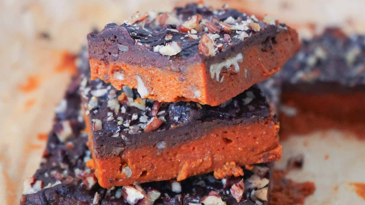 Vegane Kürbis-Brownies mit Schoko & Datteln - DATTELBÄR